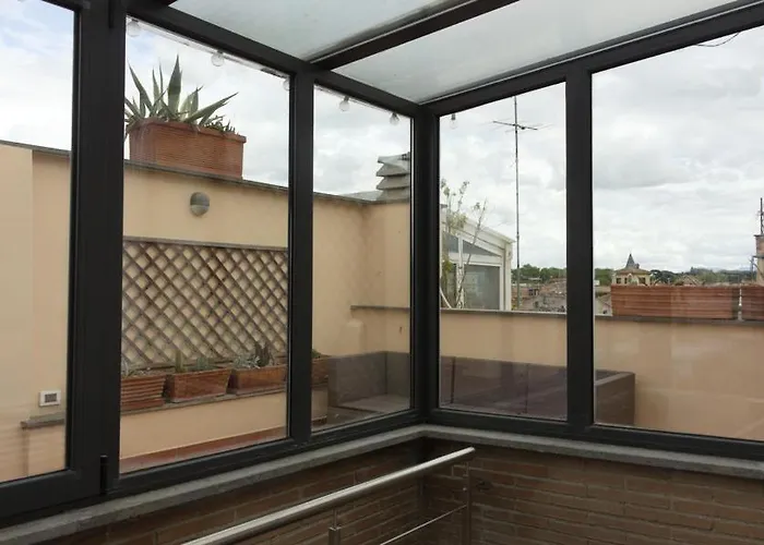 Stylish Penthouse With Terrace In Trastevere Roma
